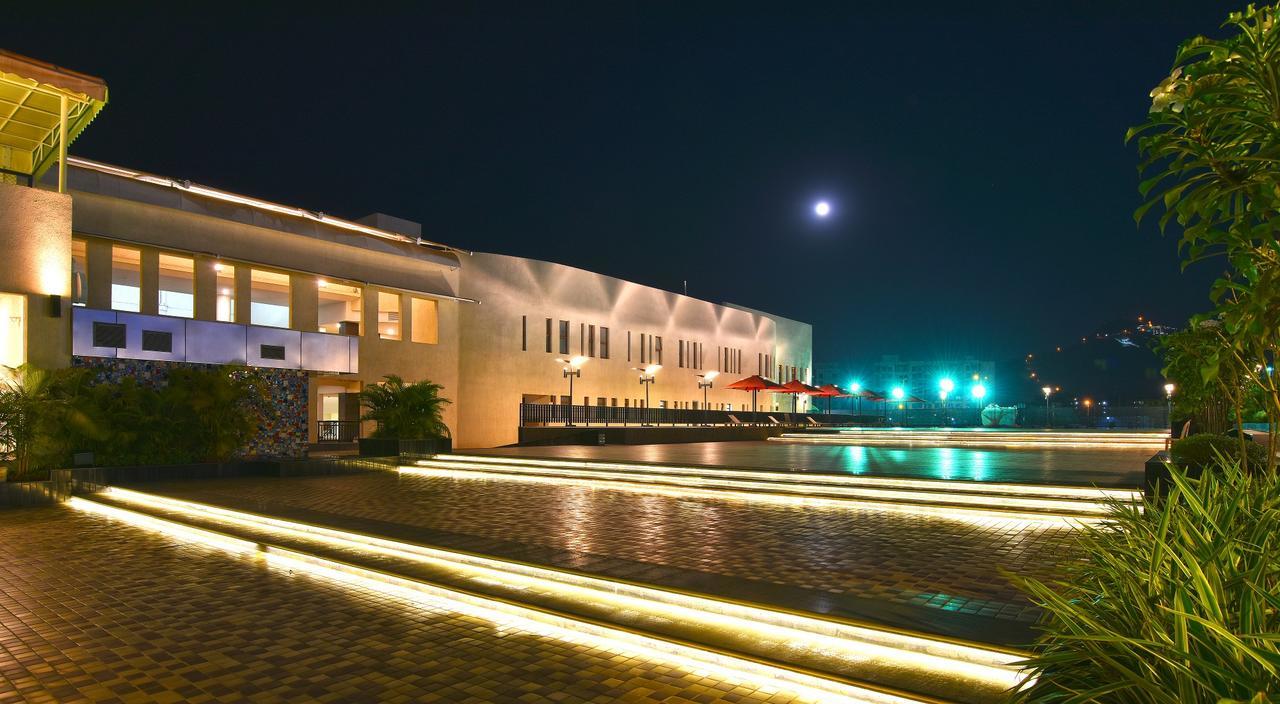 Club One Hotel Manor Exterior photo